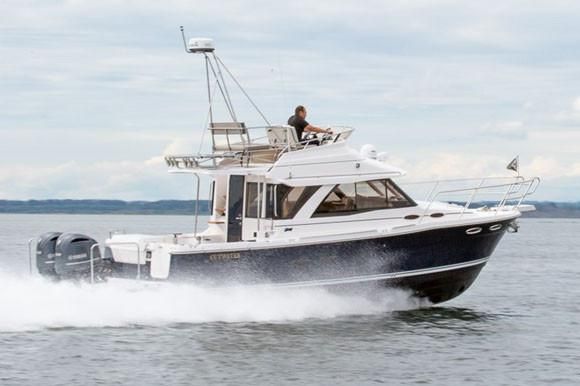 Cutwater C-32 CB - main image