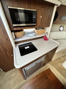 Rinker 290 Express Cruiser image