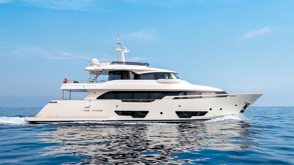 Custom Line Navetta 28