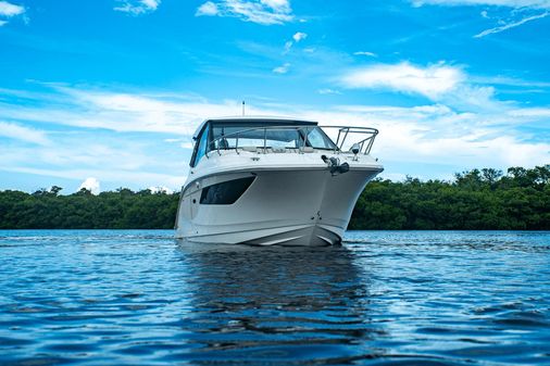 Sea Ray Sundancer 320 OB image