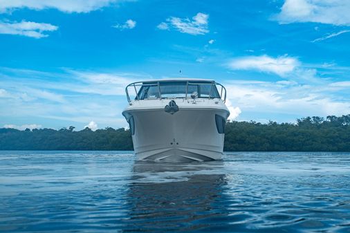 Sea Ray Sundancer 320 OB image