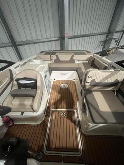 Bayliner VR 6 CUDDY image