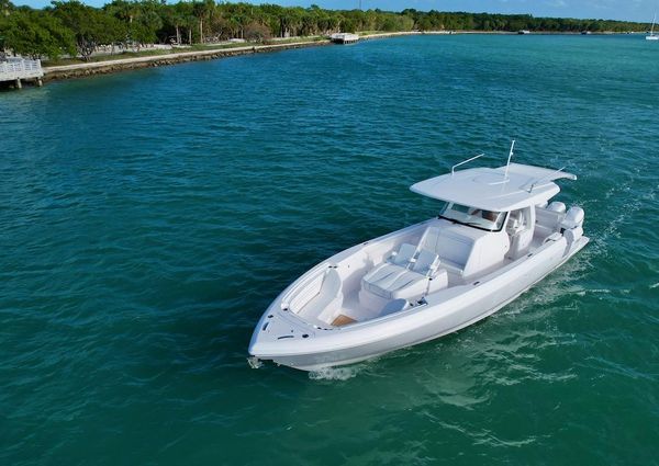 Intrepid 427 Nomad FE image