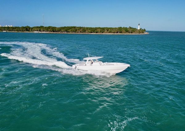 Intrepid 427 Nomad FE image