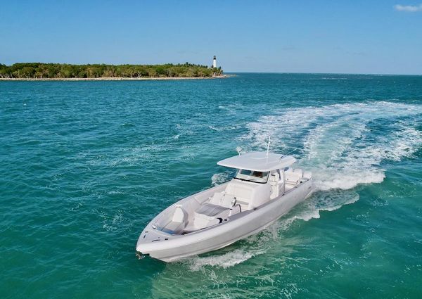 Intrepid 427 Nomad FE image