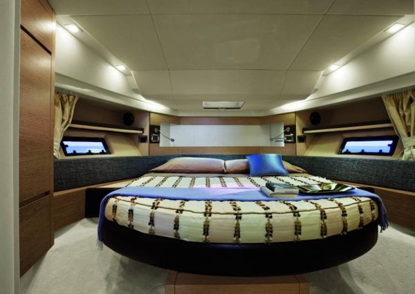 Azimut 38 Fly image