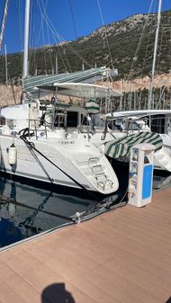 Lagoon 380 image