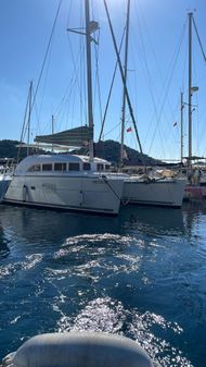 Lagoon 380 image
