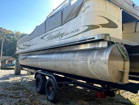 Bentley-pontoons 240-CRUISE image