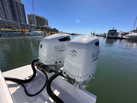 Jupiter 31 Center Console image