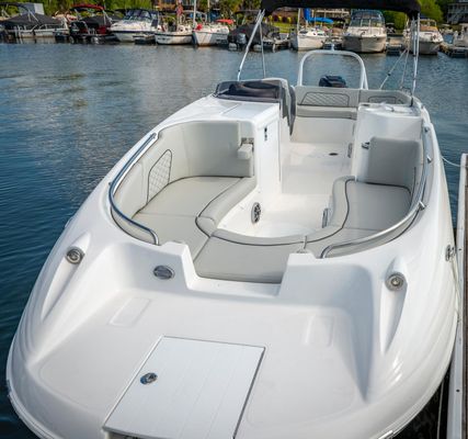 Sea Pro Citation 2400 - main image
