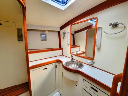 Deerfoot 72 Ketch image