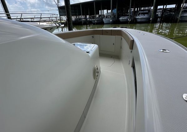 SeaVee 43 Fish-Around image