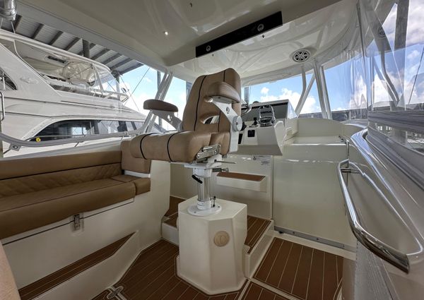 SeaVee 43 Fish-Around image