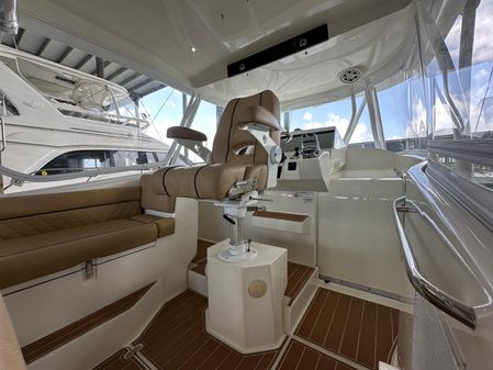 SeaVee 43 Fish-Around image