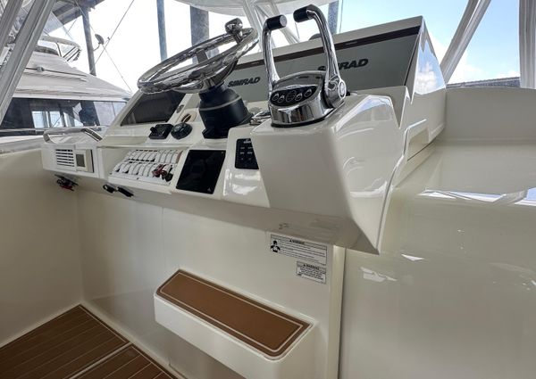 SeaVee 43 Fish-Around image