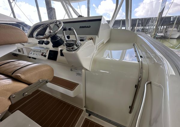 SeaVee 43 Fish-Around image