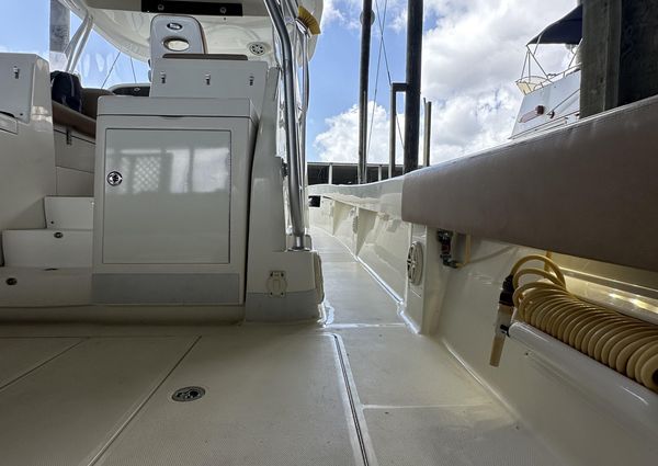 SeaVee 43 Fish-Around image