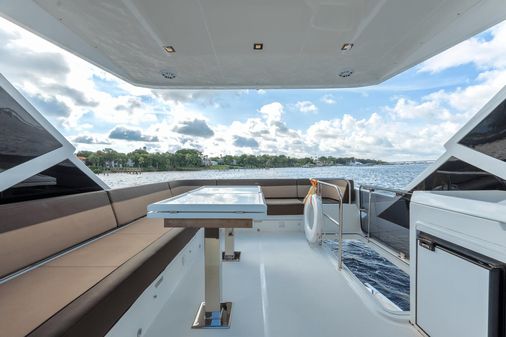 Galeon 550 Fly image