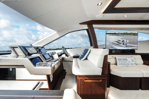 Galeon 550 Fly image