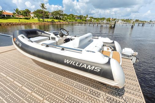 Galeon 550 Fly image