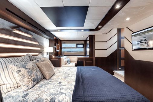 Galeon 550 Fly image