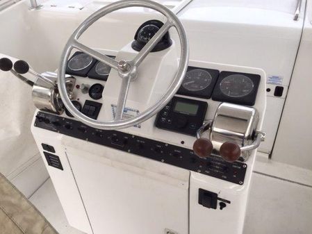 Luhrs 32 Open image