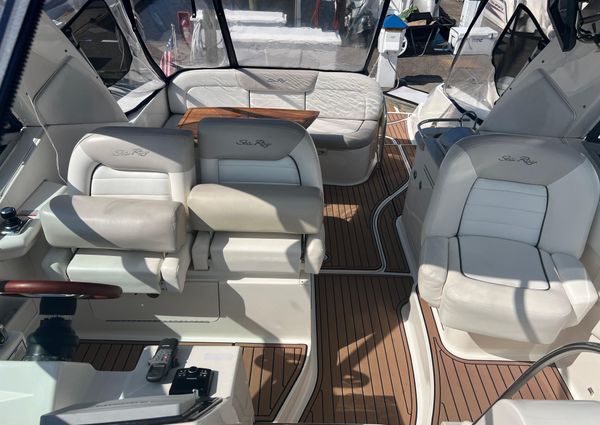 Sea Ray 350 Sundancer image