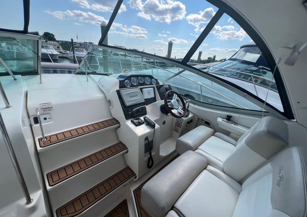 Sea Ray 350 Sundancer image