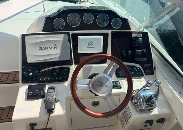 Sea Ray 350 Sundancer image