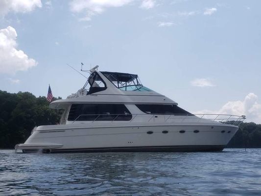 Carver 530 Voyager Pilothouse - main image