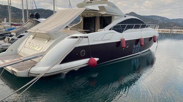 Azimut 68S