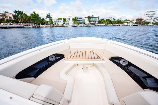 Boston Whaler 280 Vantage image