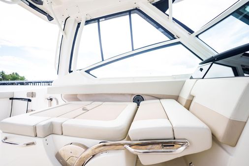 Boston Whaler 280 Vantage image