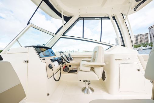 Boston Whaler 280 Vantage image