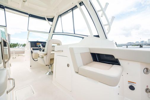 Boston Whaler 280 Vantage image