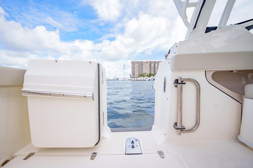 Boston Whaler 280 Vantage image