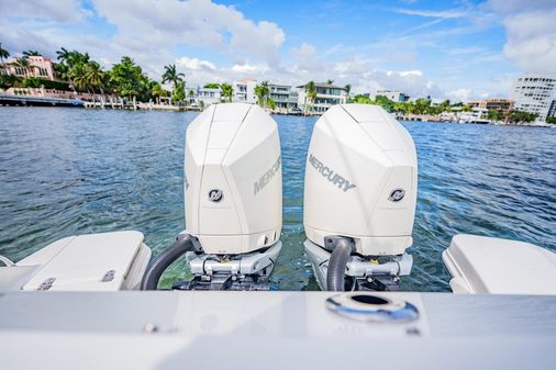 Boston Whaler 280 Vantage image