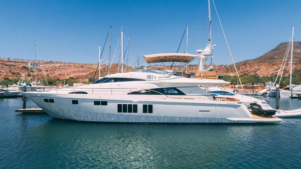 Fairline Squadron