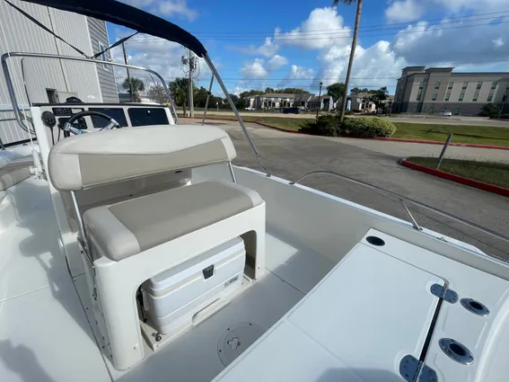 Boston-whaler 210-DAUNTLESS image