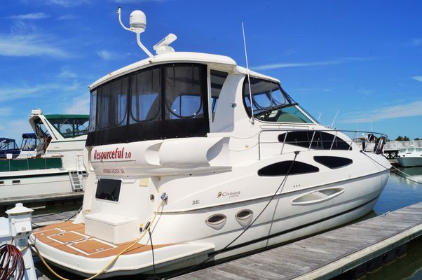 Cruisers Yachts 455 Express Motoryacht - main image