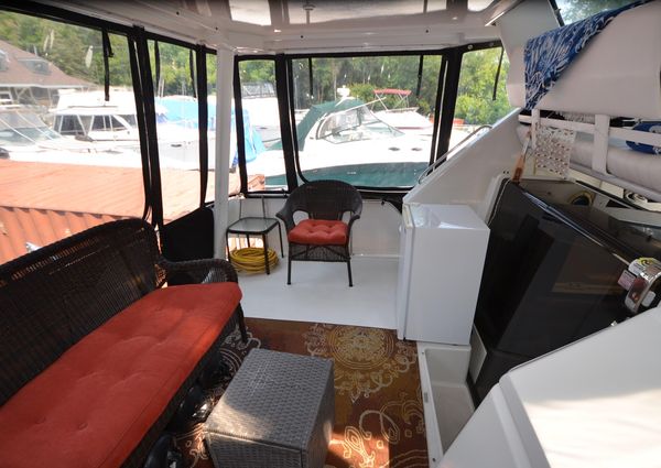 Carver 33-AFT-CABIN image