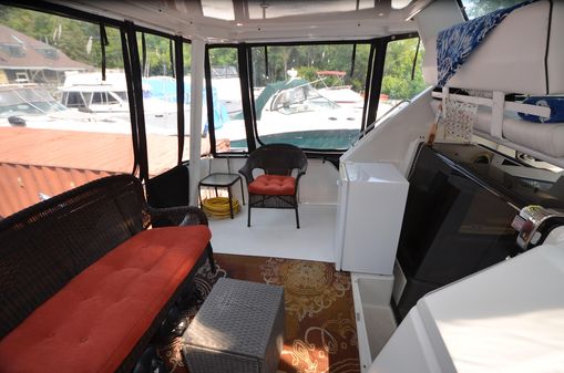 Carver 33-AFT-CABIN image