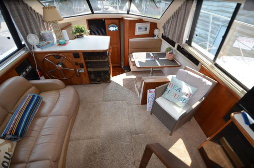 Carver 33-AFT-CABIN image