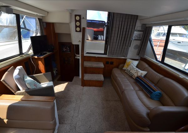 Carver 33-AFT-CABIN image