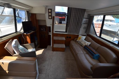 Carver 33-AFT-CABIN image