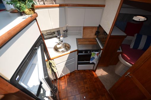 Carver 33-AFT-CABIN image