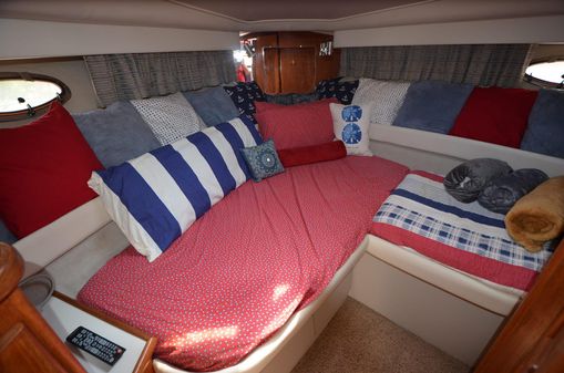 Carver 33-AFT-CABIN image