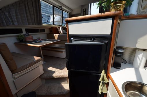 Carver 33-AFT-CABIN image