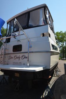 Carver 33-AFT-CABIN image